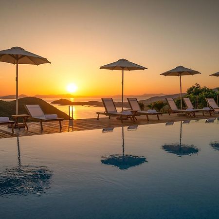 Ninemia Luxury Residence เปร์ดีกา ภายนอก รูปภาพ
