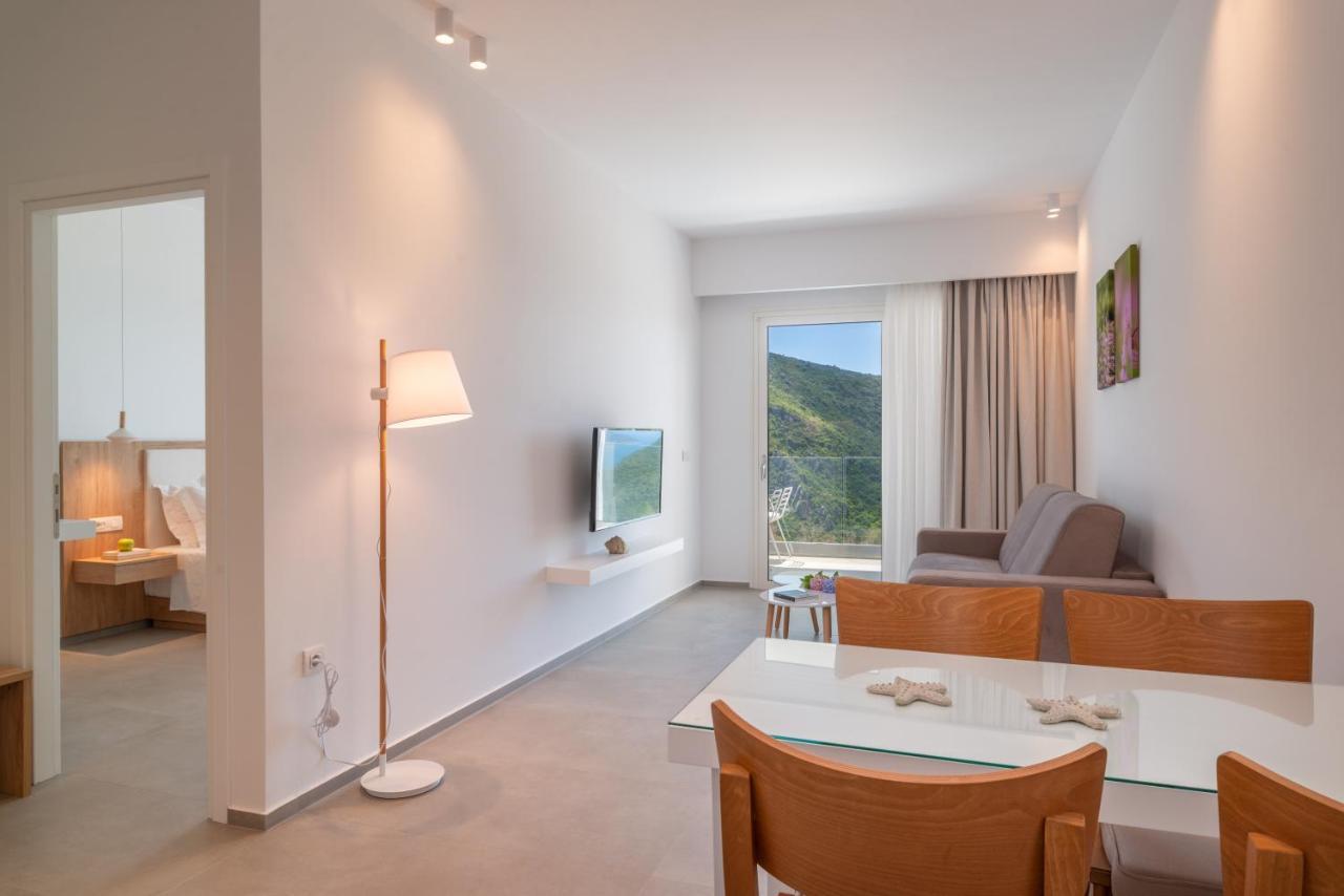 Ninemia Luxury Residence เปร์ดีกา ภายนอก รูปภาพ